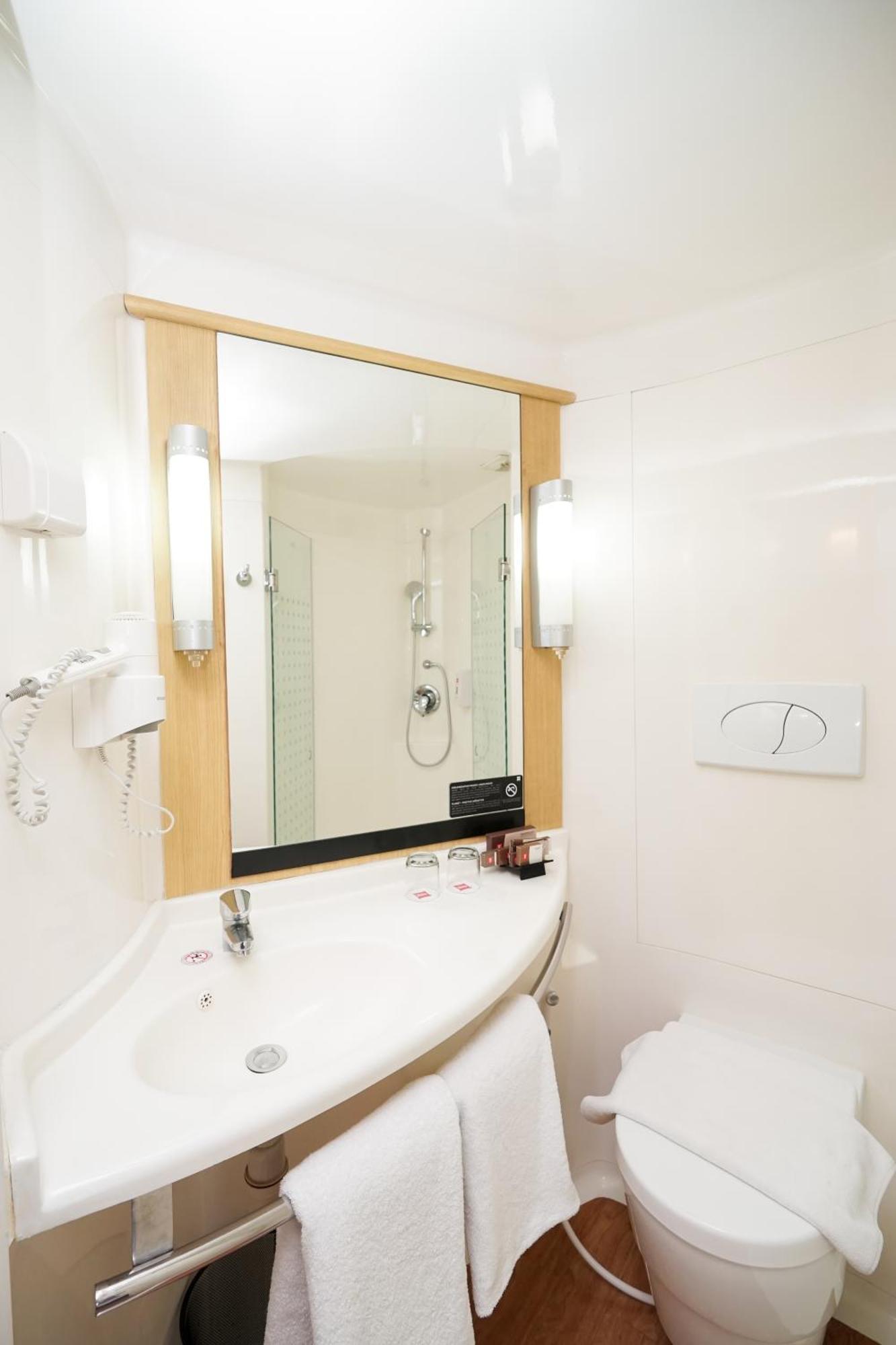 Ibis Jakarta Senen Εξωτερικό φωτογραφία